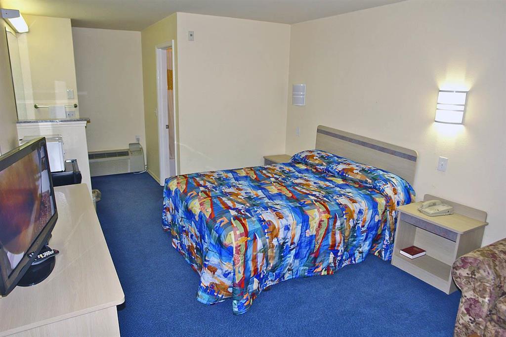 Motel 6 Portland Mall - 205 Room photo