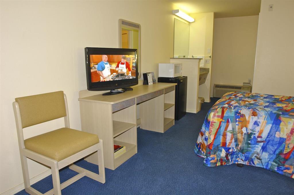 Motel 6 Portland Mall - 205 Room photo